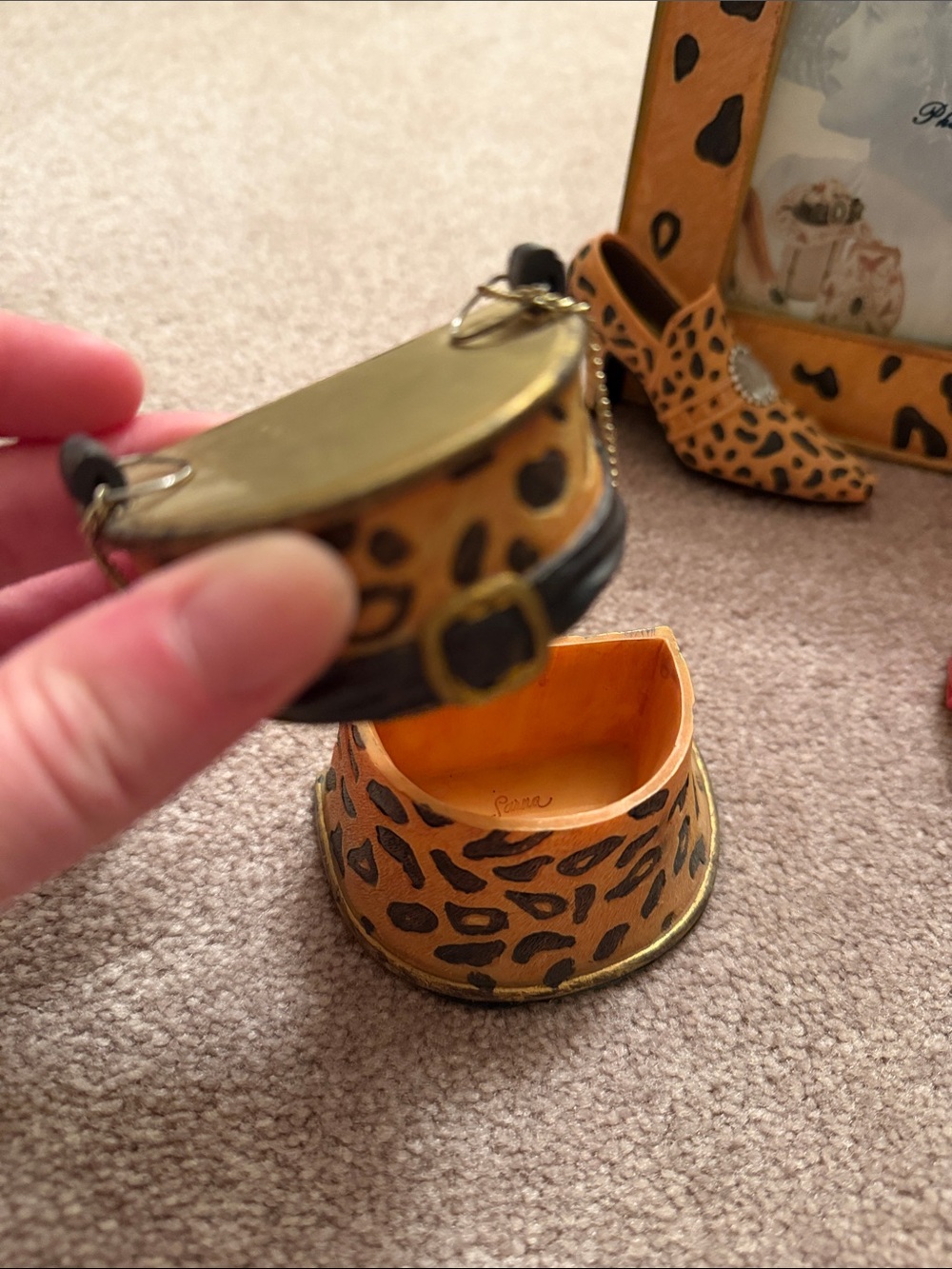 Mini  Leopard Print Accessory and Red Ser - Picture 4 of 7